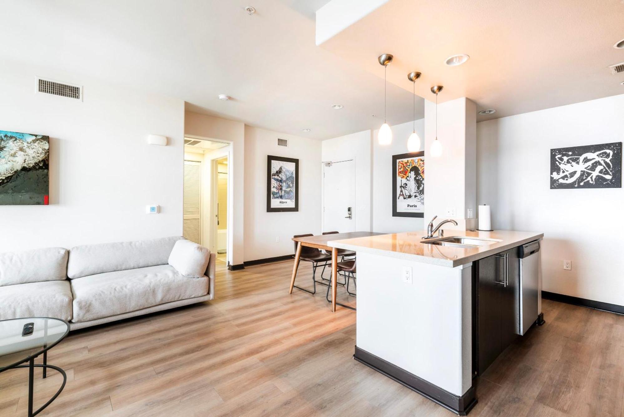 New 2br Weho Luxury D Apartment