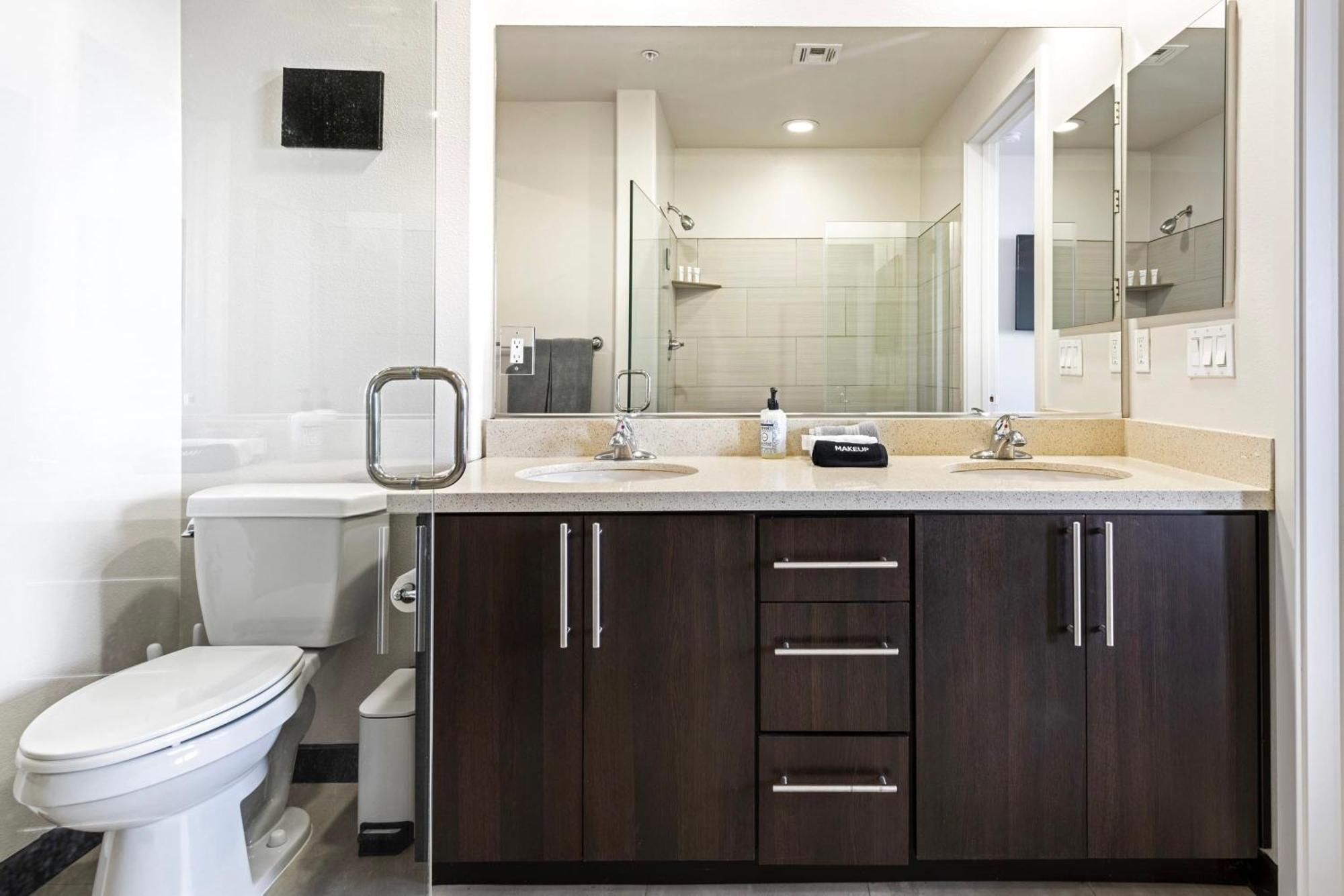New 2br Weho Luxury D Apartment