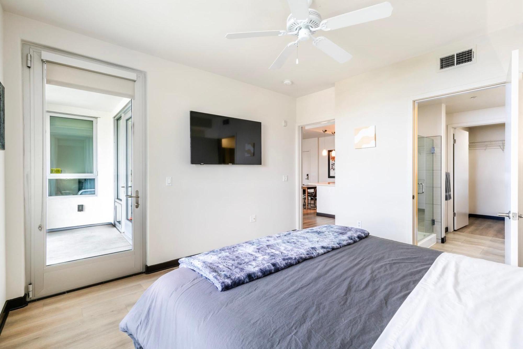 New 2br Weho Luxury D Apartment