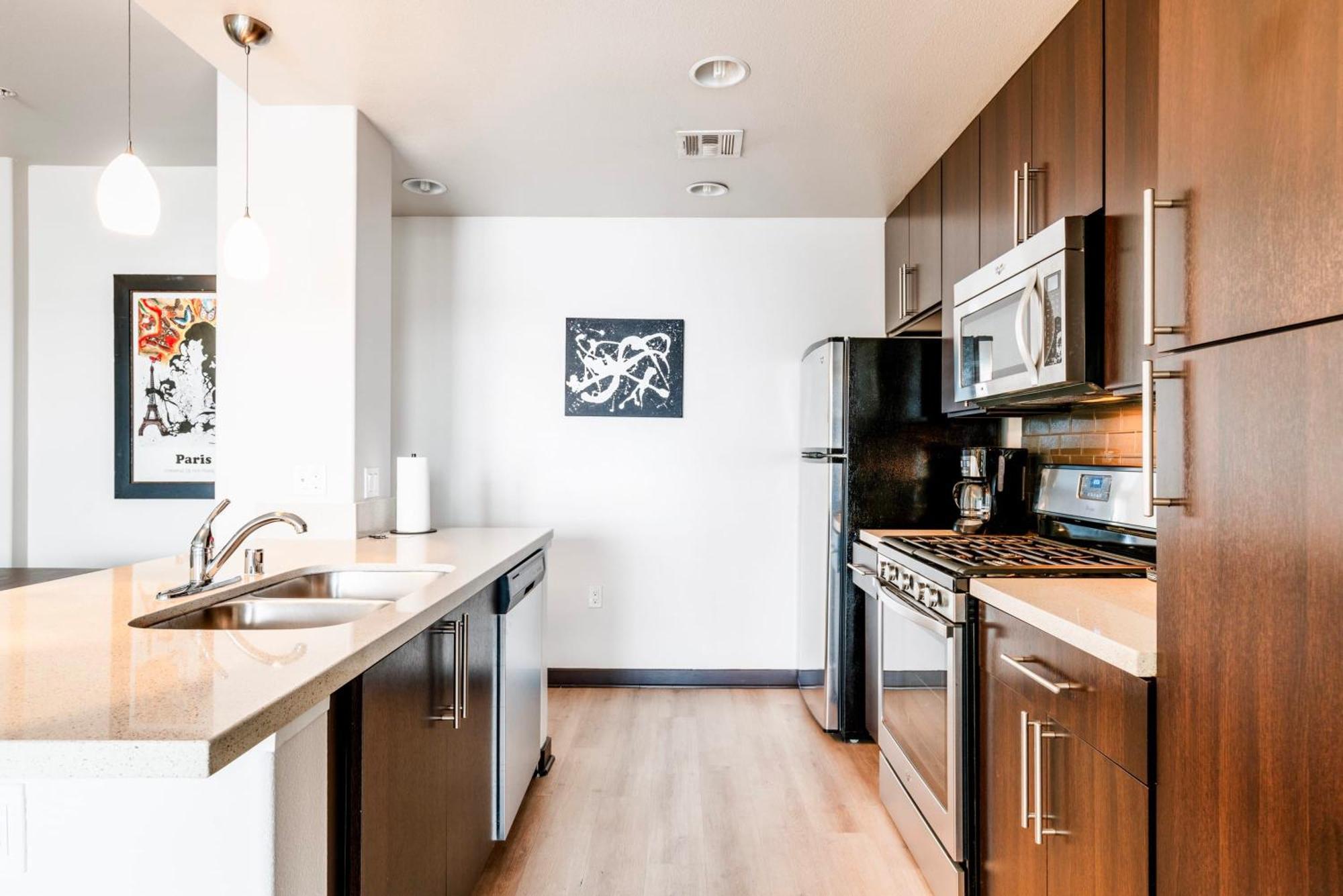 New 2br Weho Luxury D Apartment